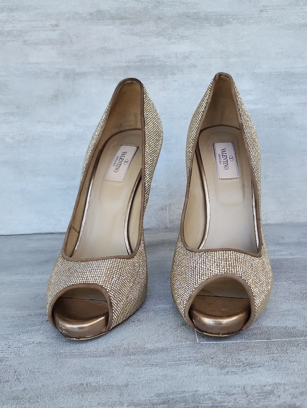 Valentino Garavani Gold Metallic Peep Toe Platform Pumps Women's EU 40